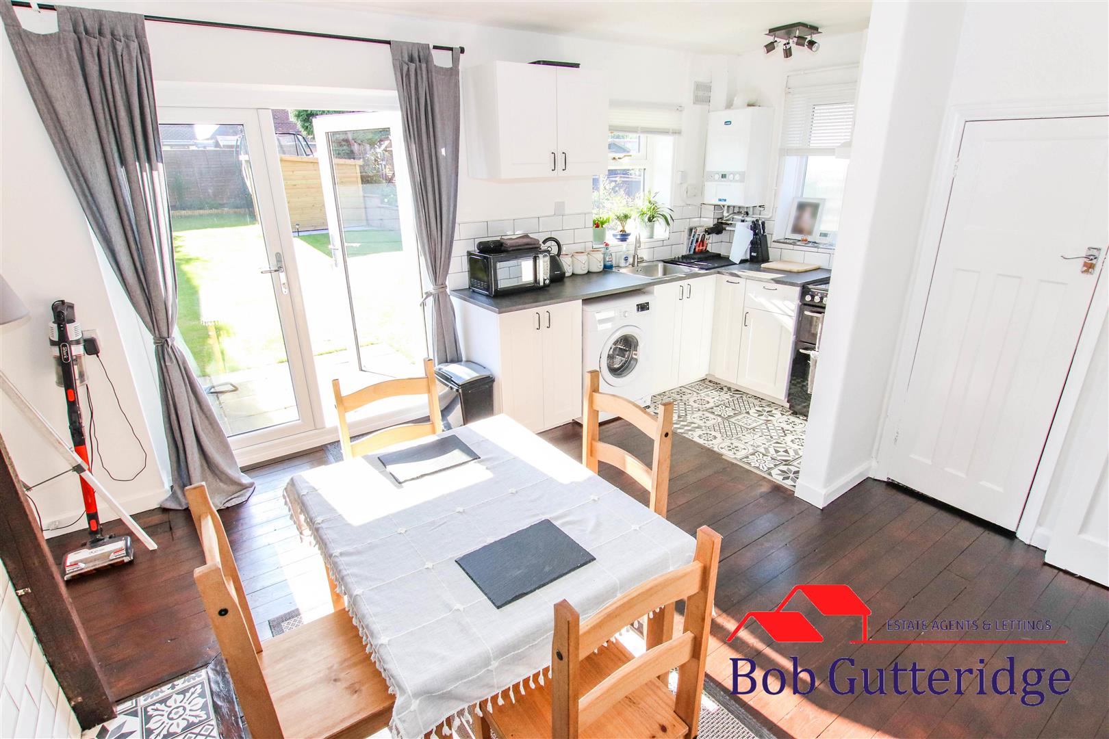 FITTED KITCHEN / DINING ROOM